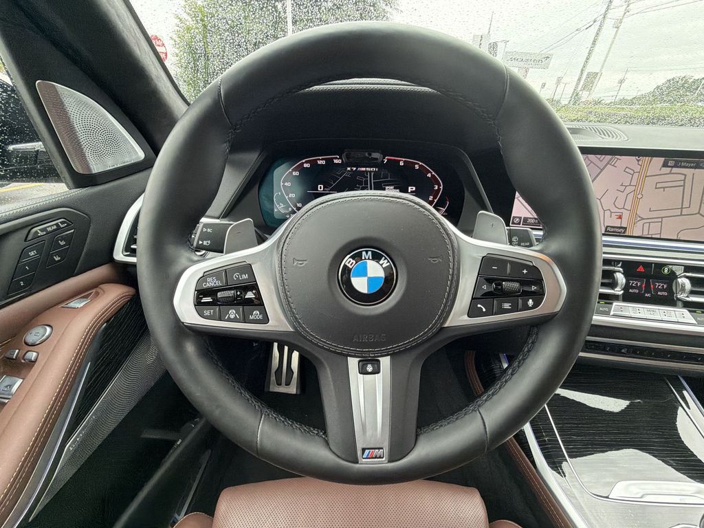 Thumbnail: 2021 BMW X7 - 10
