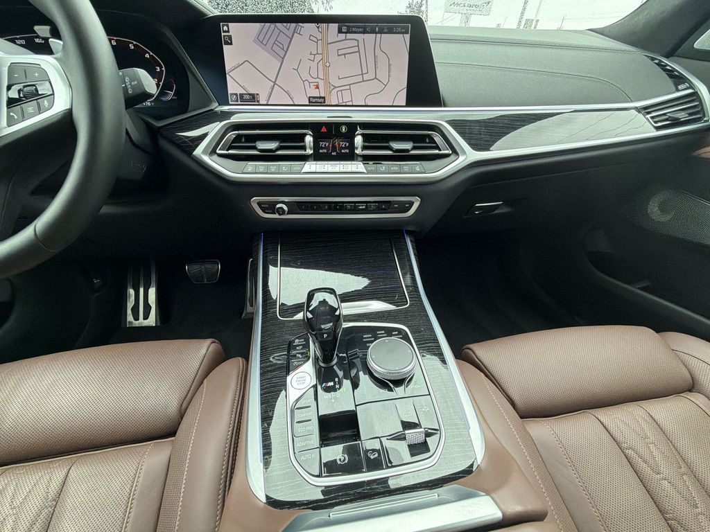 Thumbnail: 2021 BMW X7 - 14