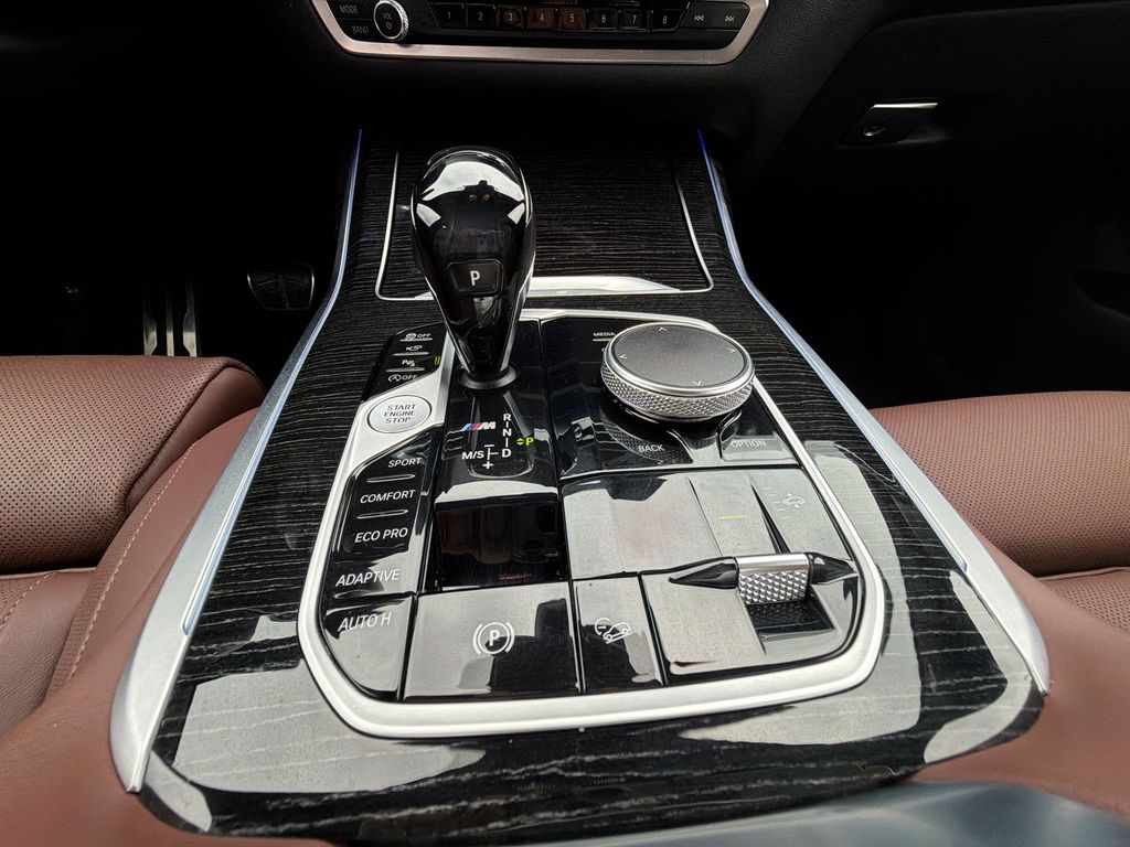 Thumbnail: 2021 BMW X7 - 29