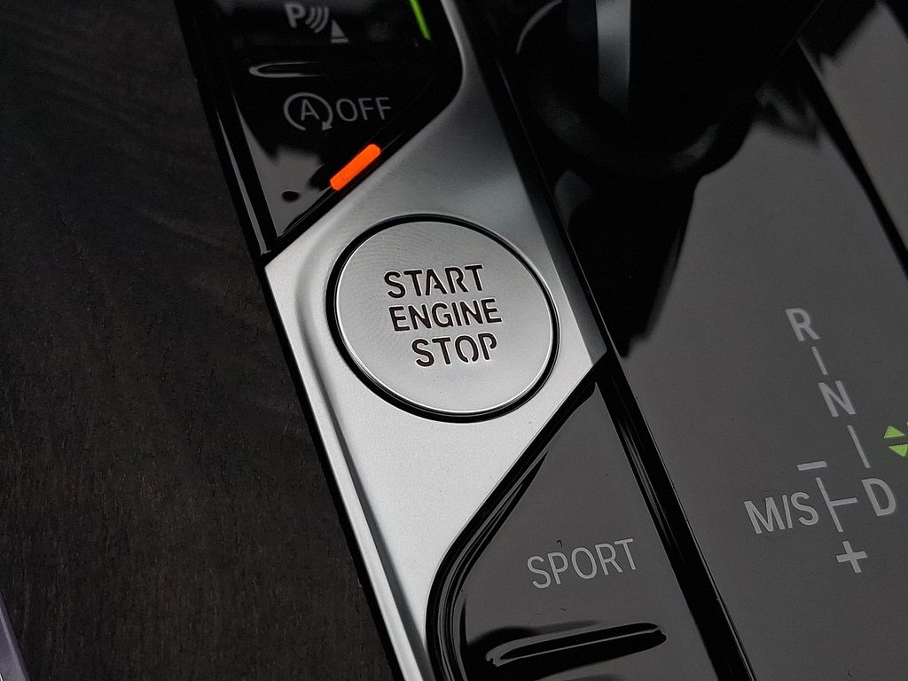 2022 BMW X7 M50i 23