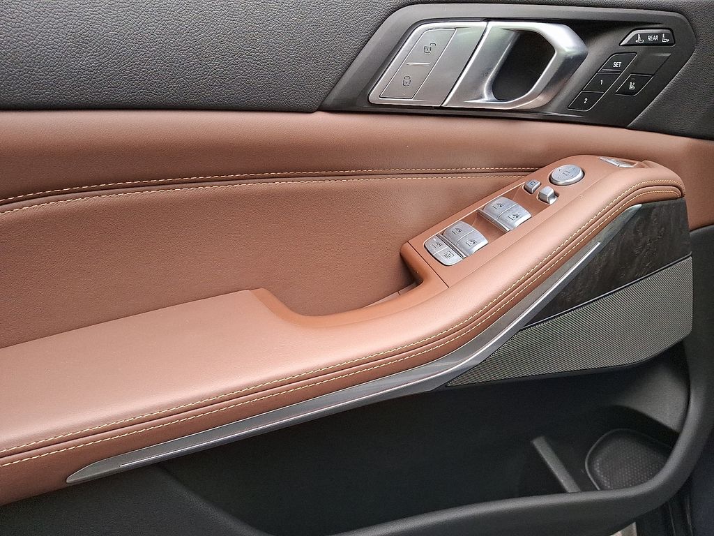 2022 BMW X7 M50i 15