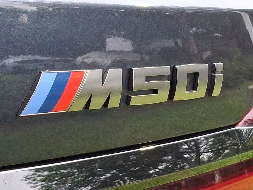 2022 BMW X7 M50i 29