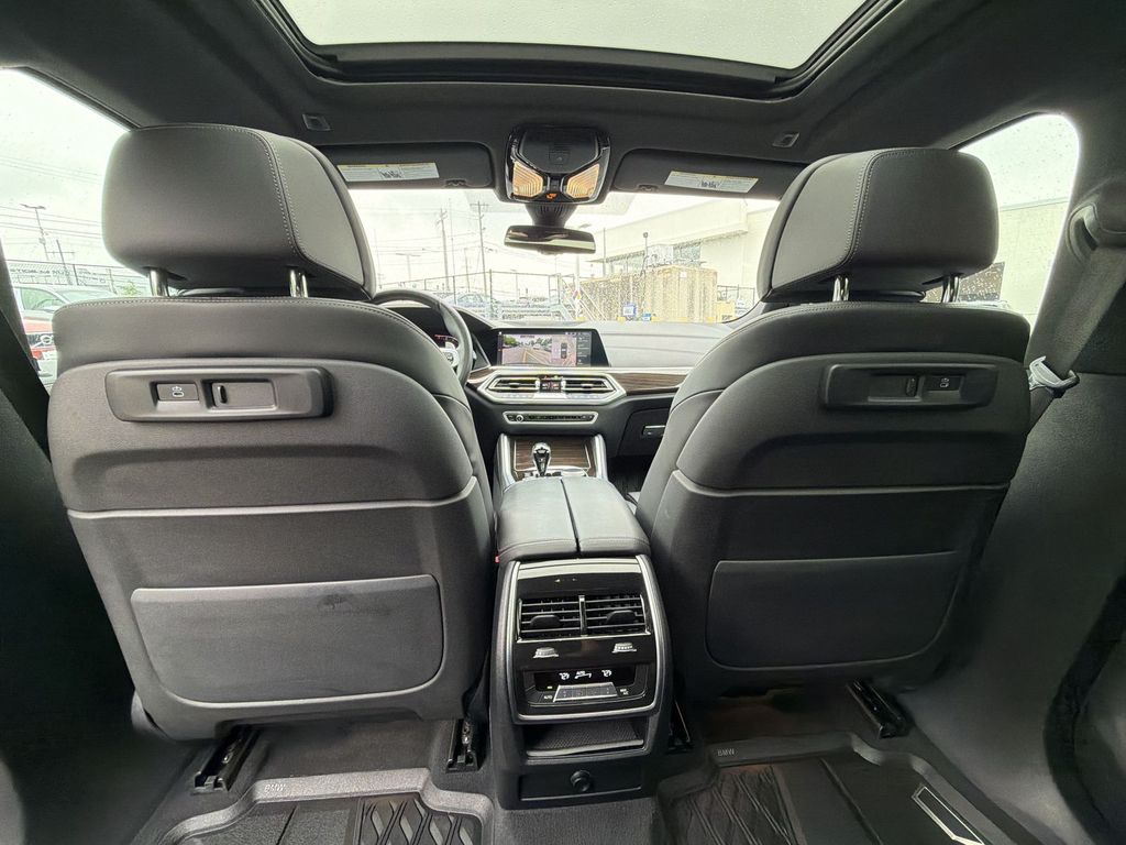 Thumbnail: 2023 BMW X6 - 13