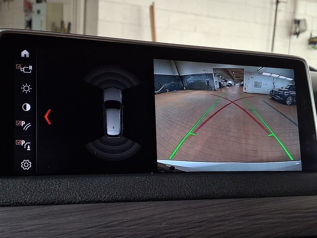 Thumbnail: 2018 BMW X5 - 21