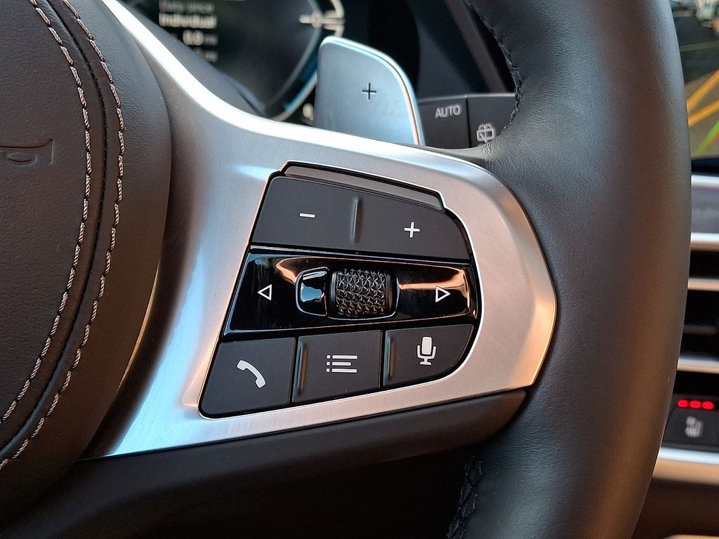 Thumbnail: 2023 BMW X5 - 21