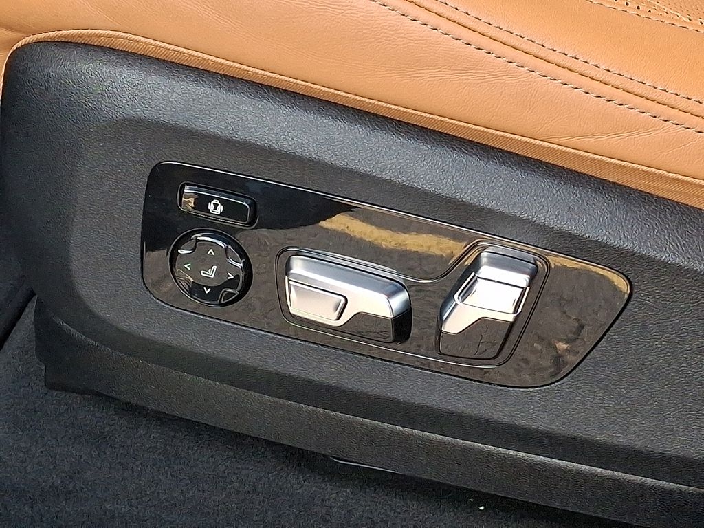 Thumbnail: 2023 BMW X5 - 16