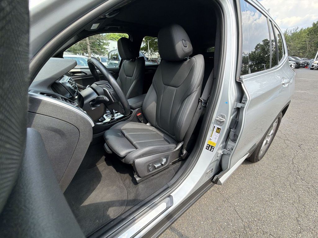 Thumbnail: 2021 BMW X3 - 27