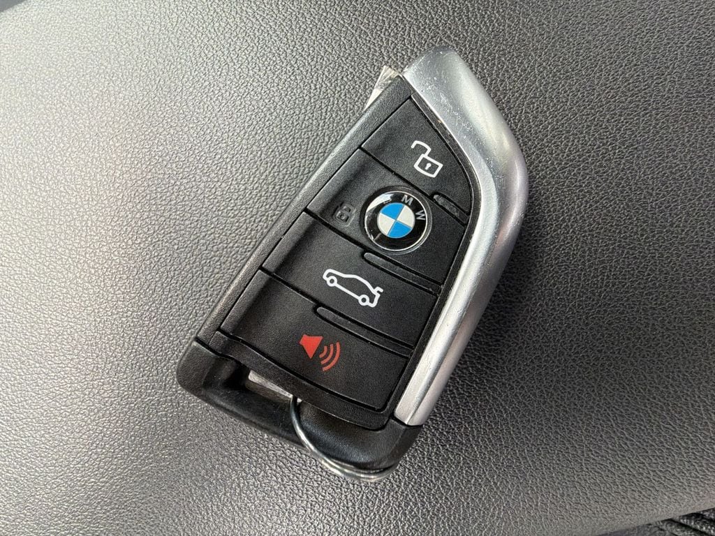 Thumbnail: 2021 BMW X3 - 17