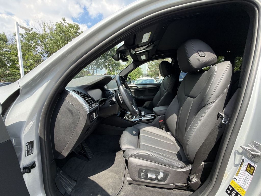 Thumbnail: 2021 BMW X3 - 10