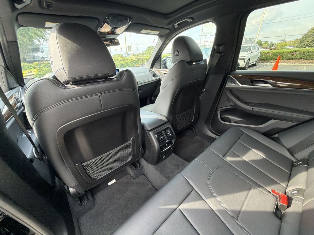 Thumbnail: 2021 BMW X3 - 12