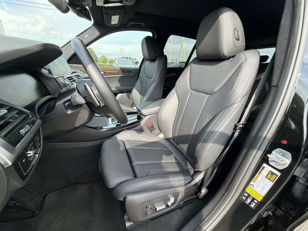 Thumbnail: 2021 BMW X3 - 11