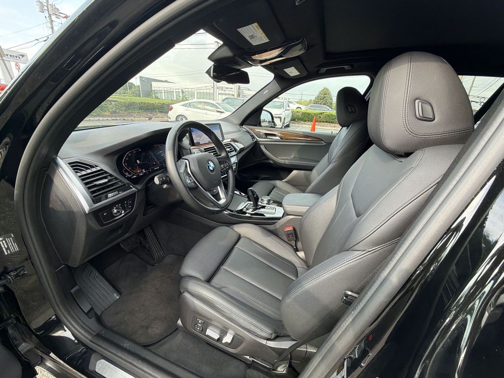 Thumbnail: 2021 BMW X3 - 10