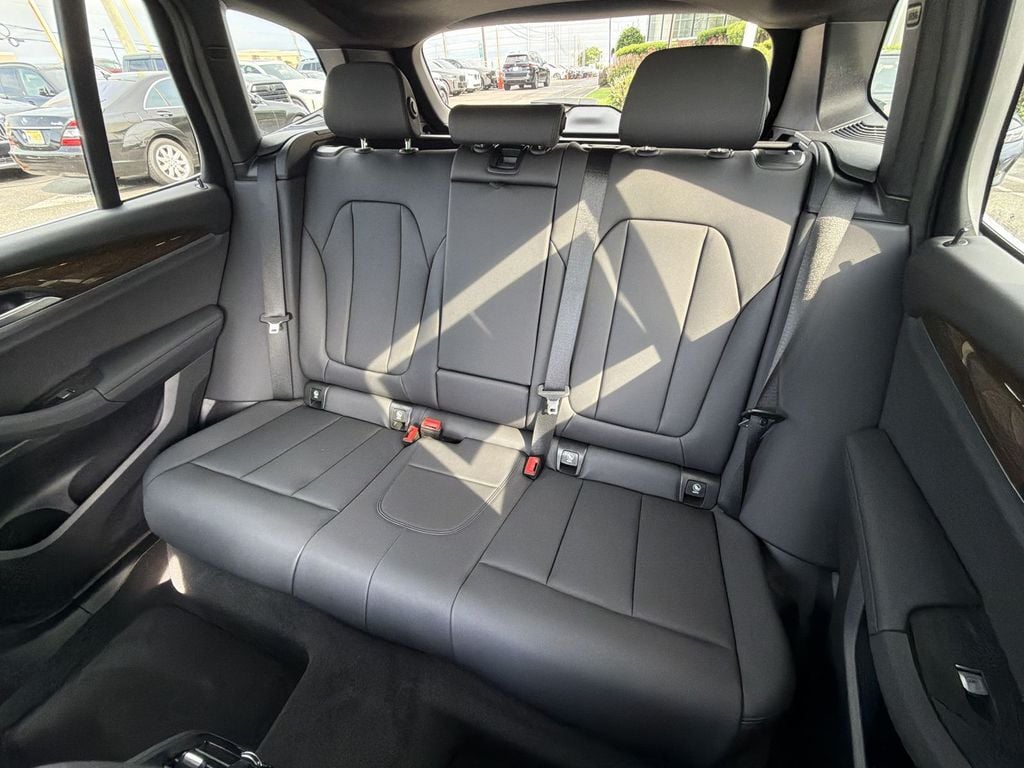 Thumbnail: 2021 BMW X3 - 27