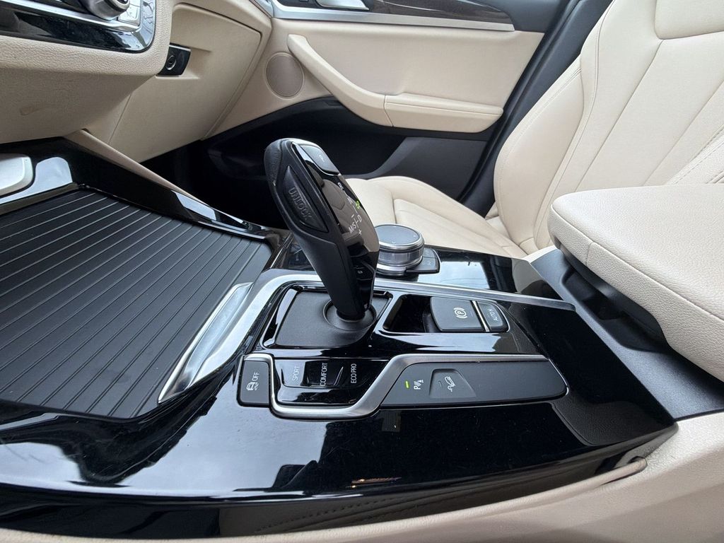Thumbnail: 2021 BMW X3 - 14