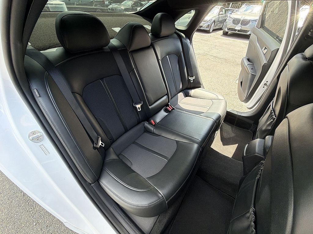 Thumbnail: 2021 Kia K5 - 25