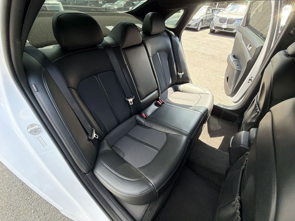 Thumbnail: 2021 Kia K5 - 24