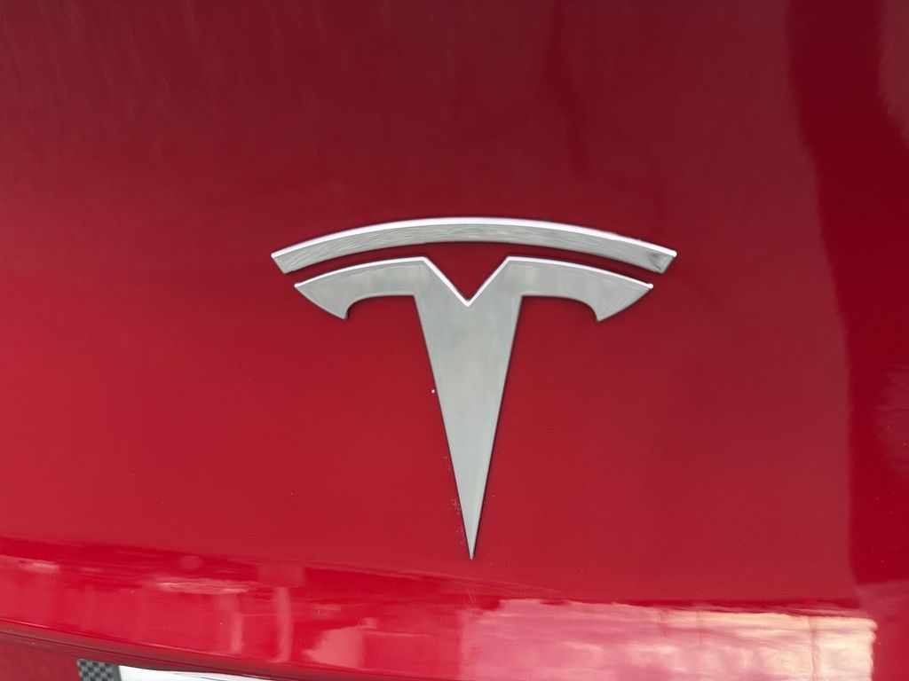 Thumbnail: 2023 Tesla Model 3 - 7