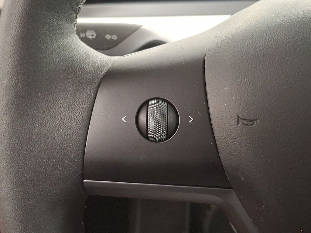 Thumbnail: 2022 Tesla Model 3 - 24