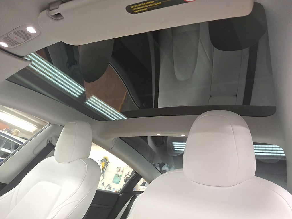 Thumbnail: 2022 Tesla Model 3 - 19