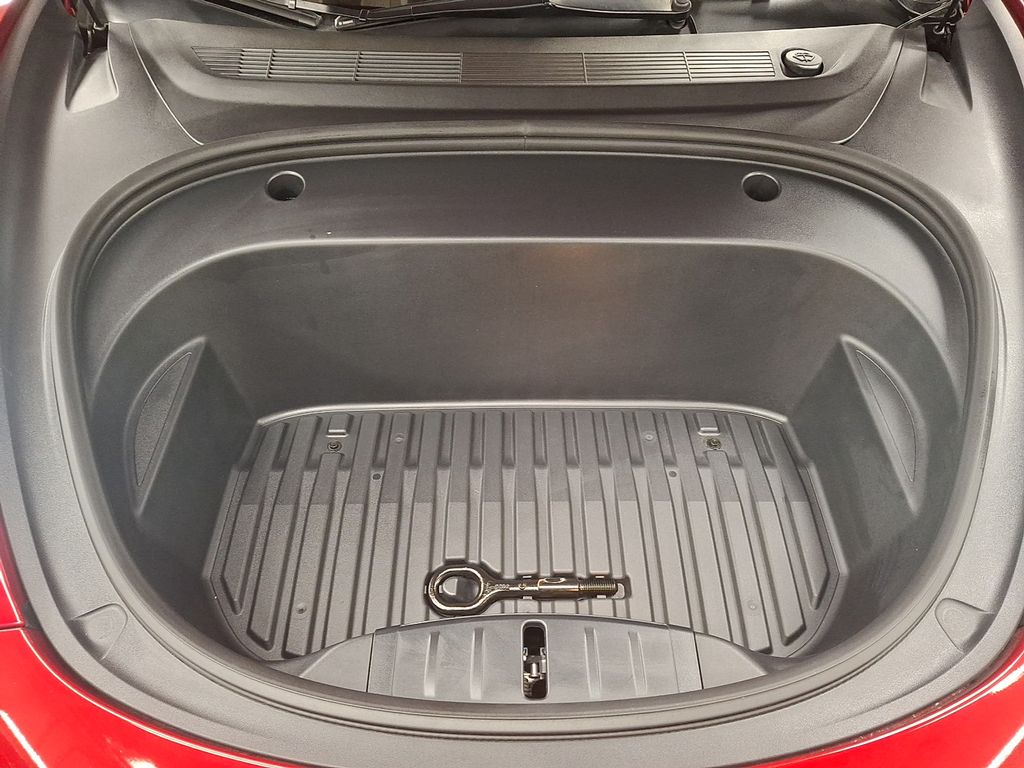 Thumbnail: 2022 Tesla Model 3 - 11