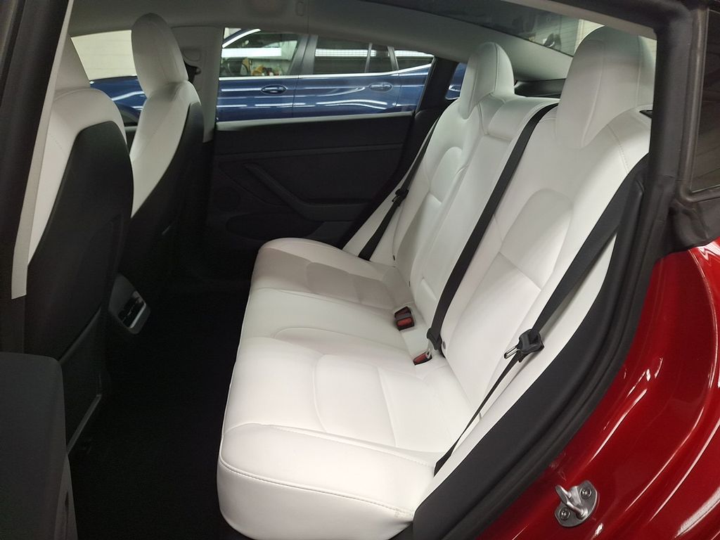 Thumbnail: 2022 Tesla Model 3 - 8