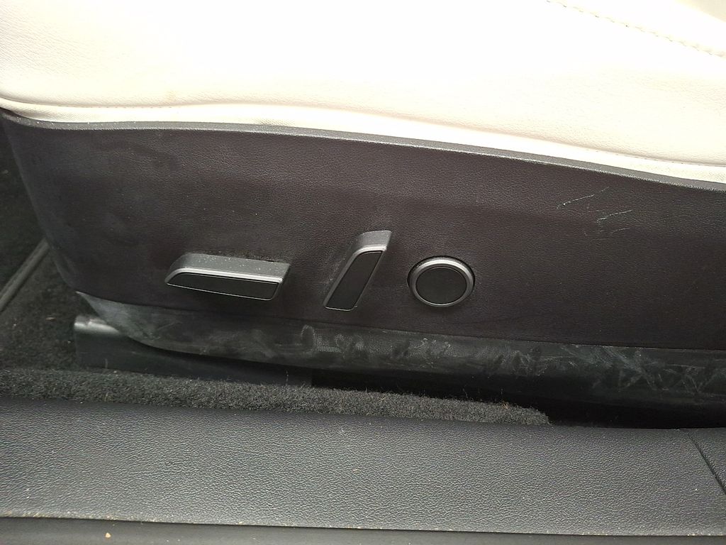 Thumbnail: 2022 Tesla Model 3 - 18