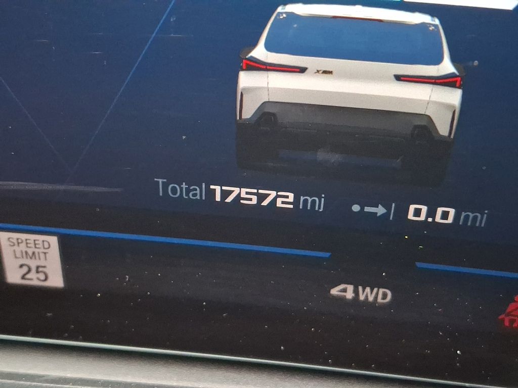 Thumbnail: 2024 BMW XM - 9