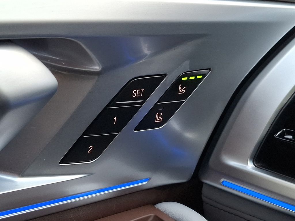 Thumbnail: 2024 BMW XM - 26