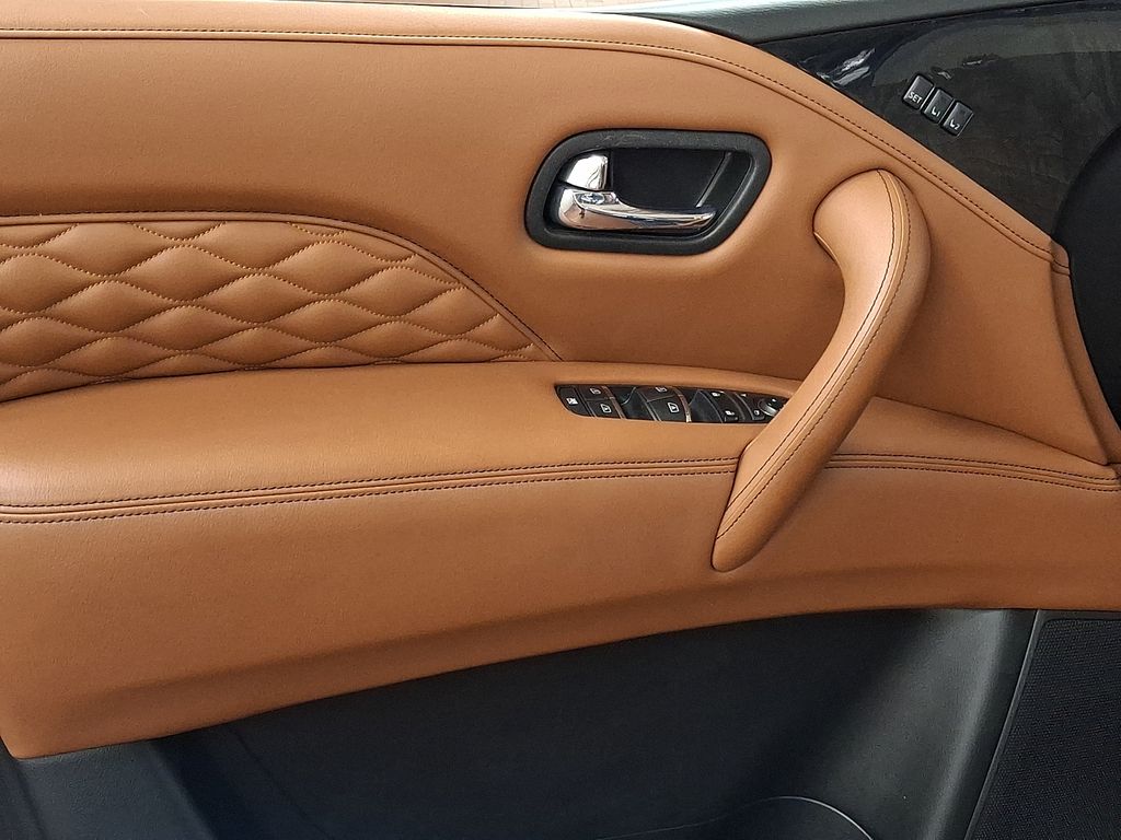 Thumbnail: 2019 INFINITI QX80 - 17