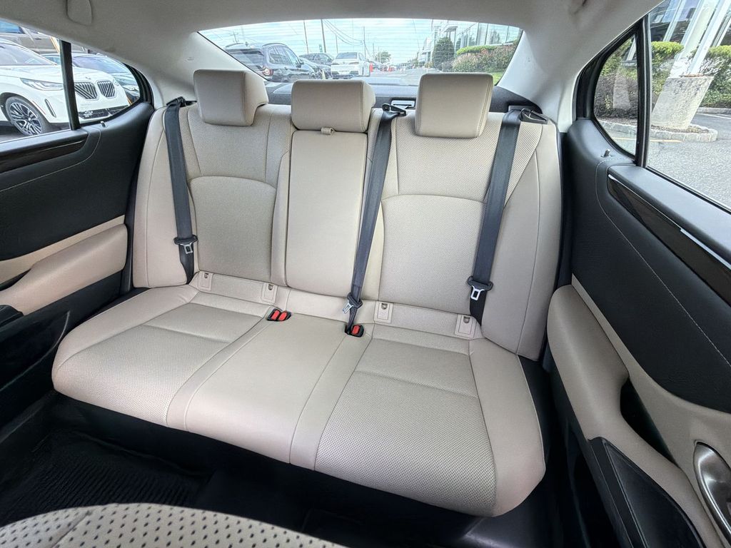 Thumbnail: 2019 Lexus ES - 27