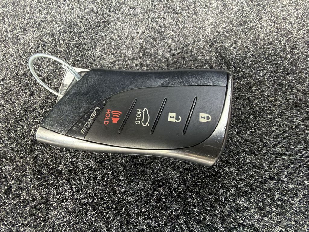 Thumbnail: 2019 Lexus ES - 28
