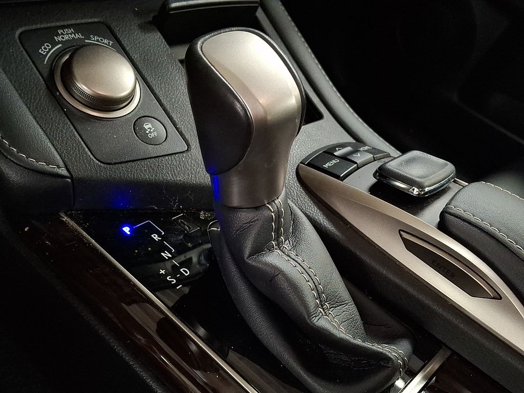 Thumbnail: 2016 Lexus ES - 9