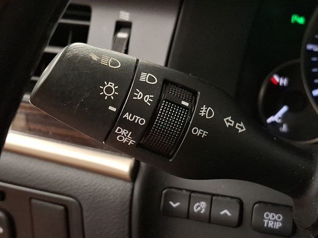 Thumbnail: 2016 Lexus ES - 22