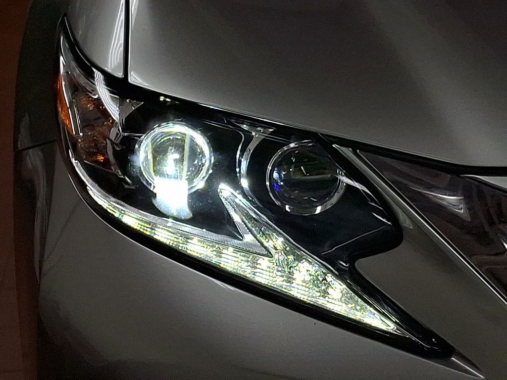 Thumbnail: 2016 Lexus ES - 16