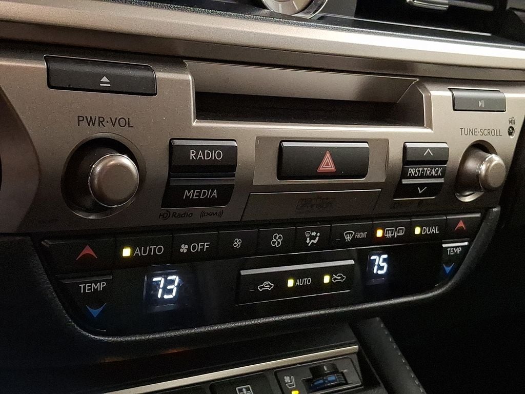 Thumbnail: 2016 Lexus ES - 20