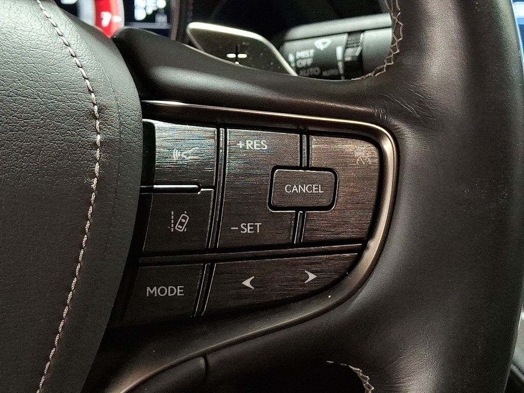 Thumbnail: 2018 Lexus LS - 19