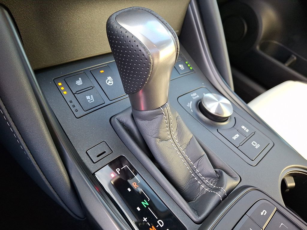 Thumbnail: 2025 Lexus ES - 9
