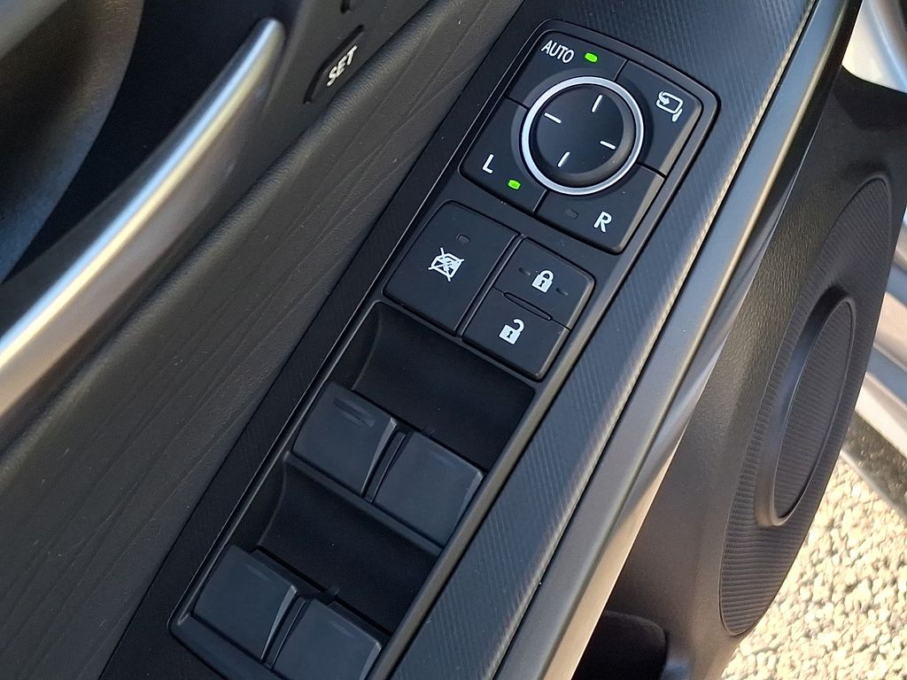 Thumbnail: 2025 Lexus ES - 27