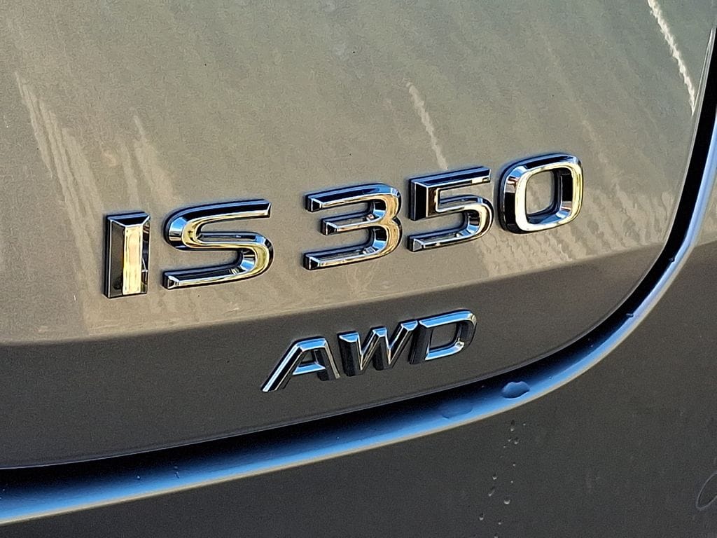 Thumbnail: 2025 Lexus ES - 4