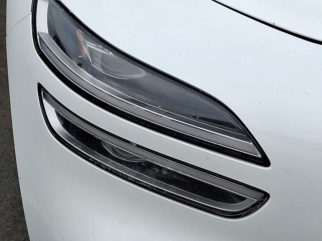 Thumbnail: 2022 Genesis G70 - 14