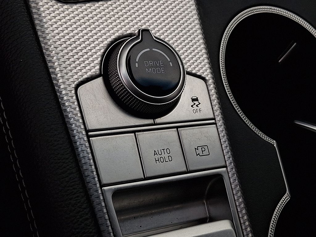 Thumbnail: 2022 Genesis G70 - 23