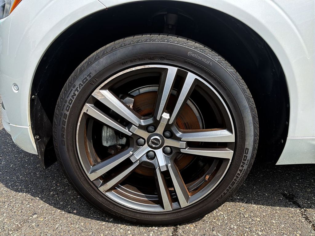 Thumbnail: 2018 Volvo XC60 - 8