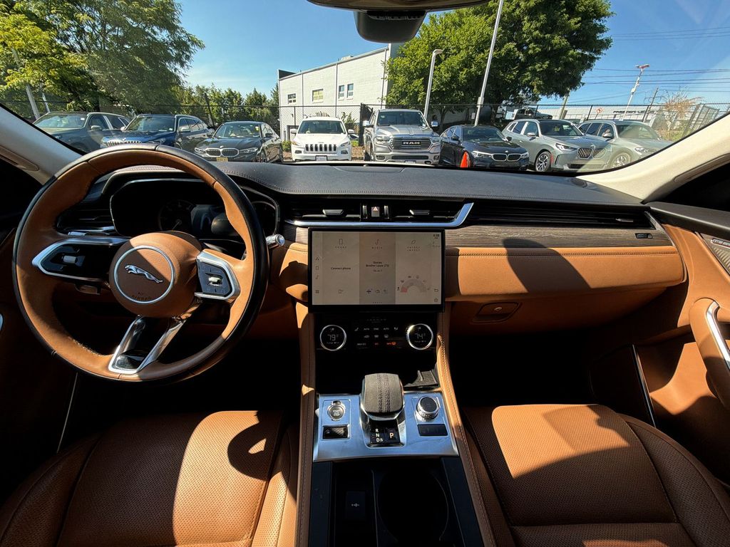 Thumbnail: 2022 Jaguar F-Pace - 2
