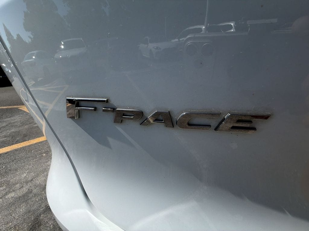 Thumbnail: 2022 Jaguar F-Pace - 26