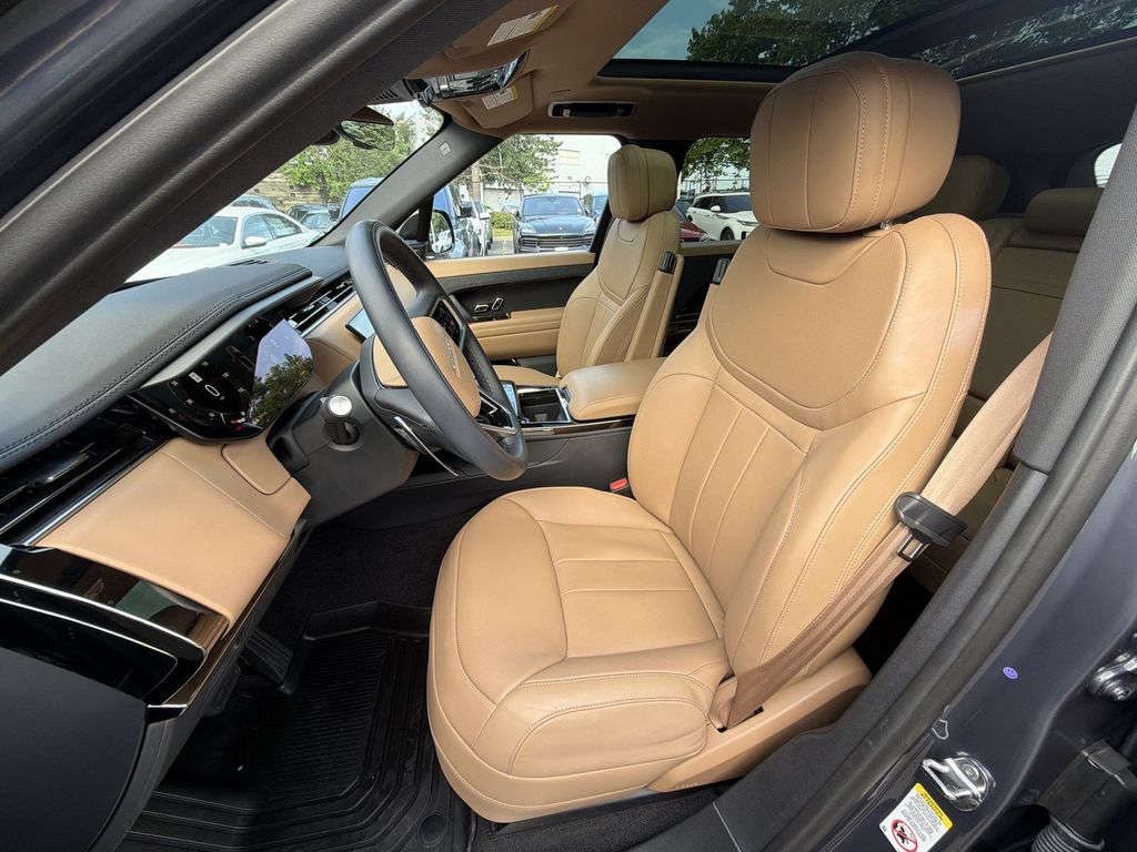 Thumbnail: 2024 Land Rover Range Rover Sport - 11