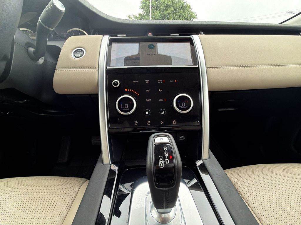 Thumbnail: 2023 Land Rover Discovery Sport - 13
