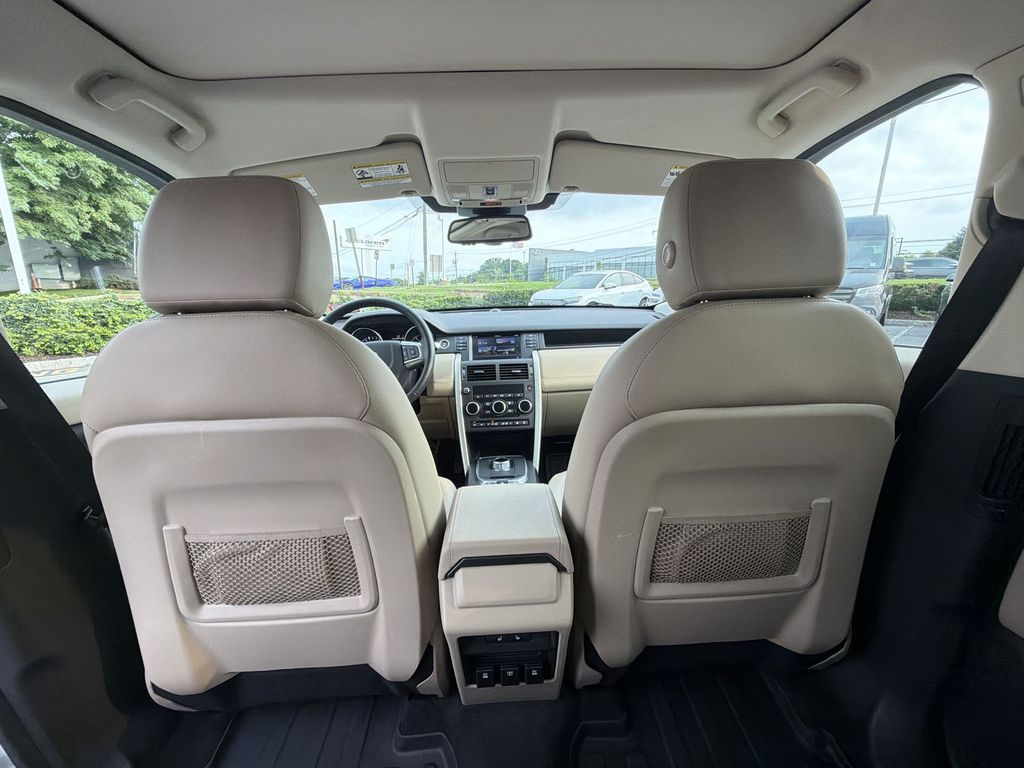 Thumbnail: 2016 Land Rover Discovery Sport - 27