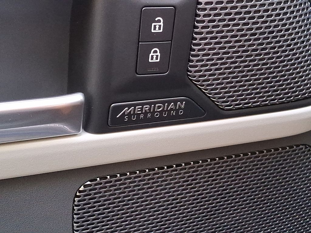 Thumbnail: 2021 Land Rover Defender - 27