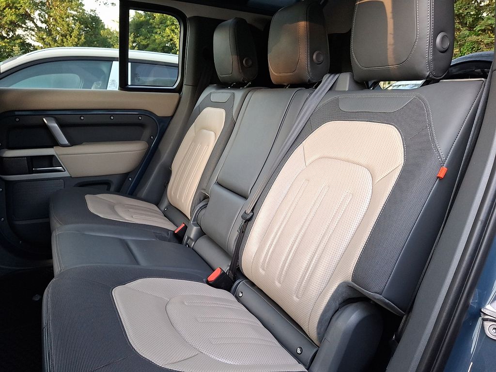 Thumbnail: 2021 Land Rover Defender - 7