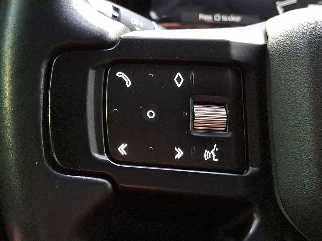 Thumbnail: 2020 Land Rover Defender - 23